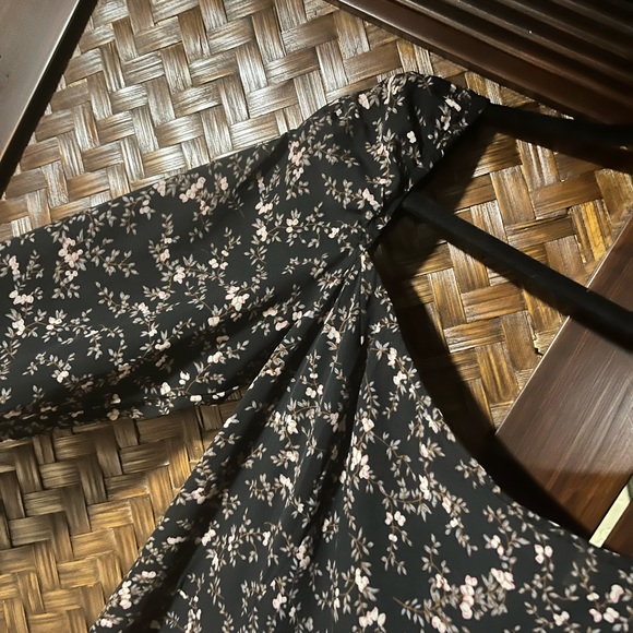 Beautiful floral puff sleeved Nettie dress s - Picture 1 of 5